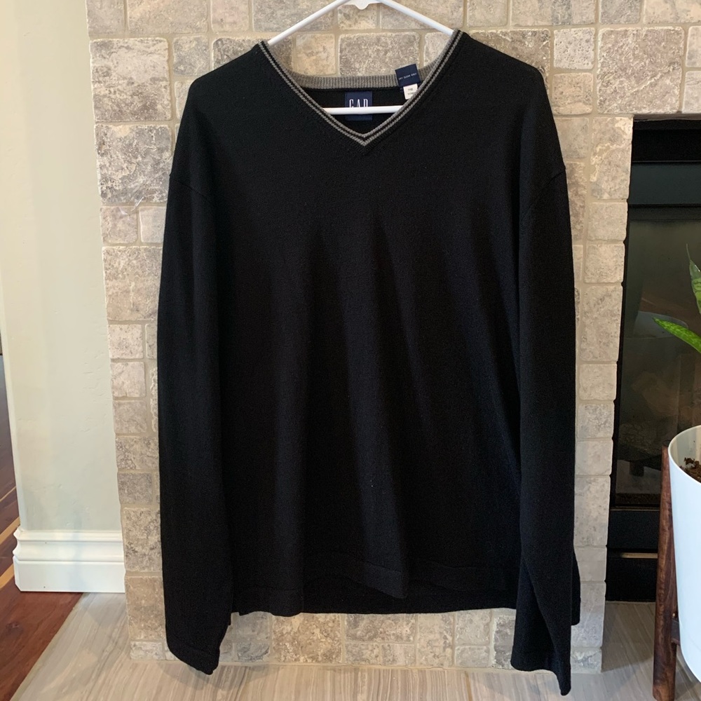 Men’s 100% Marino wool Gap sweater